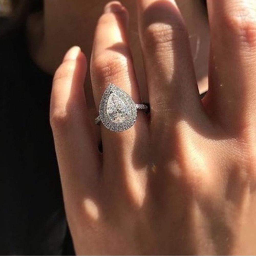 Dazzling Silver Teardrop Ring - image 4